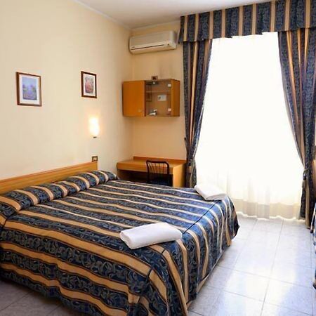 Hotel Loreto Milan Exterior photo