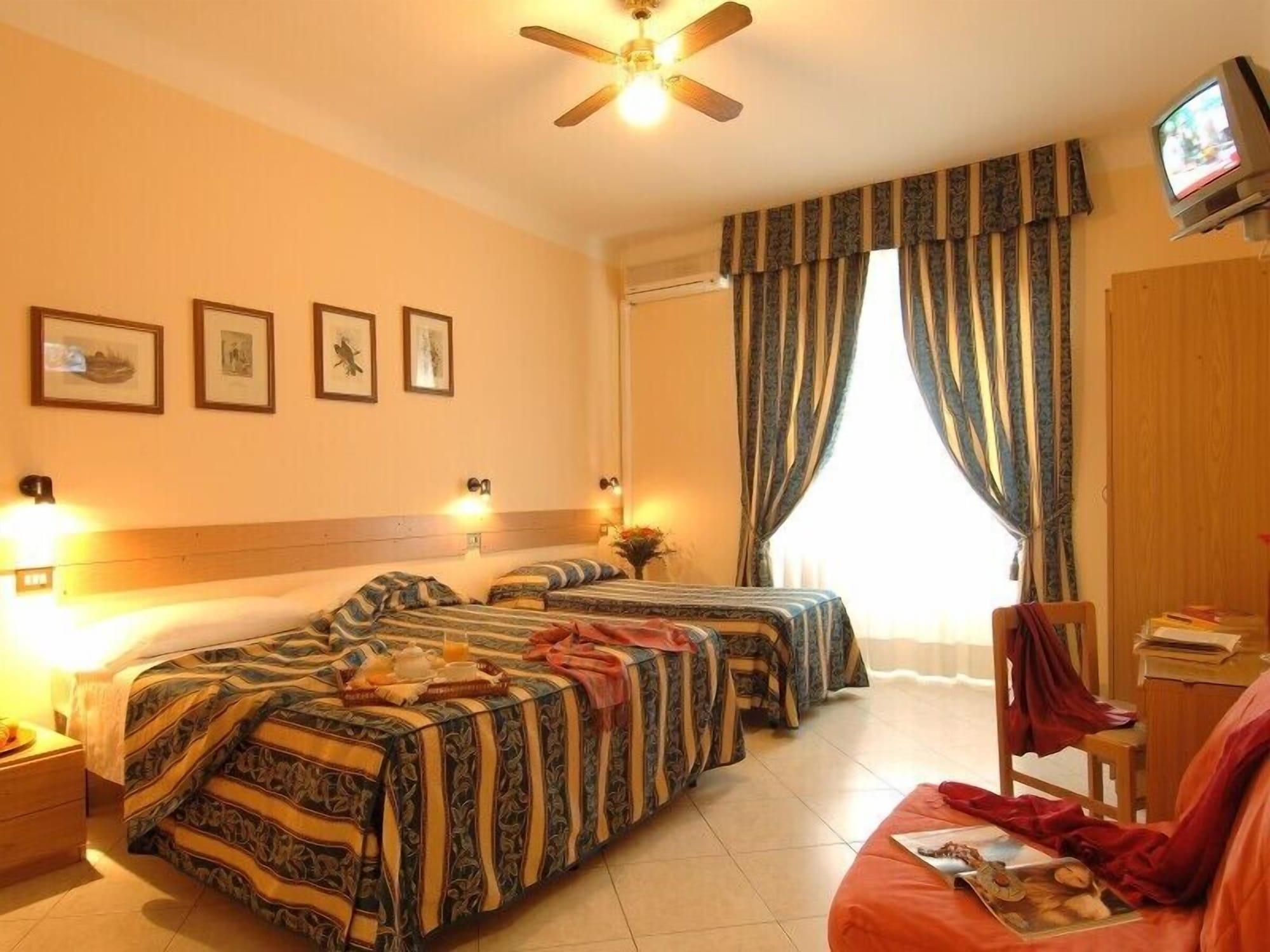 Hotel Loreto Milan Exterior photo
