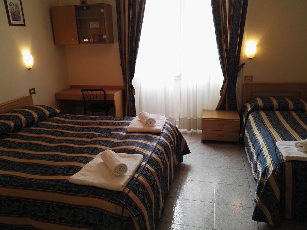 Hotel Loreto Milan Exterior photo